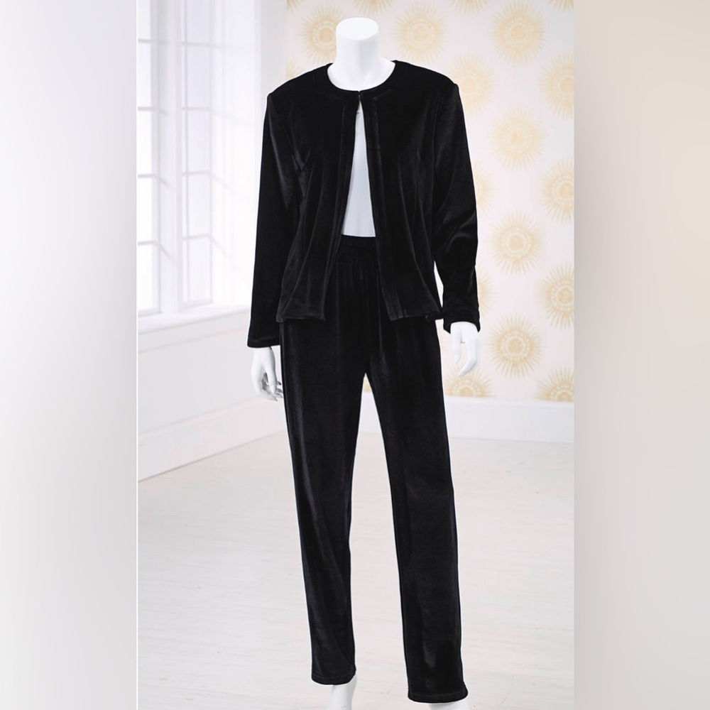Natural Impressions Black Velvet Ensemble brand new never worn in package